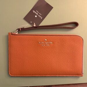 NWT Kate Spade Lucy Medium L Zip Wristlet Brown Tan Pebbled Leather Wallet